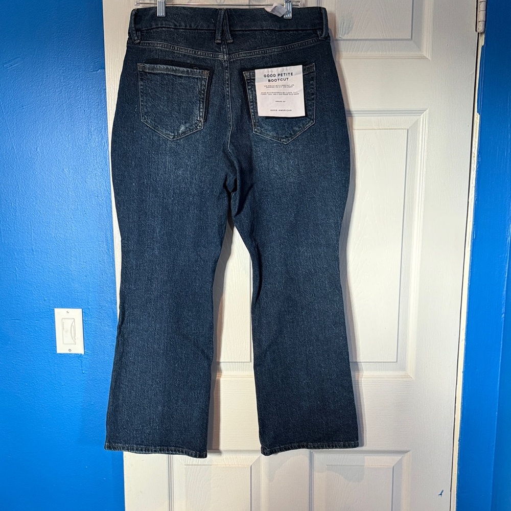 Good American Good Petite Bootcut - Picture 2 of 6